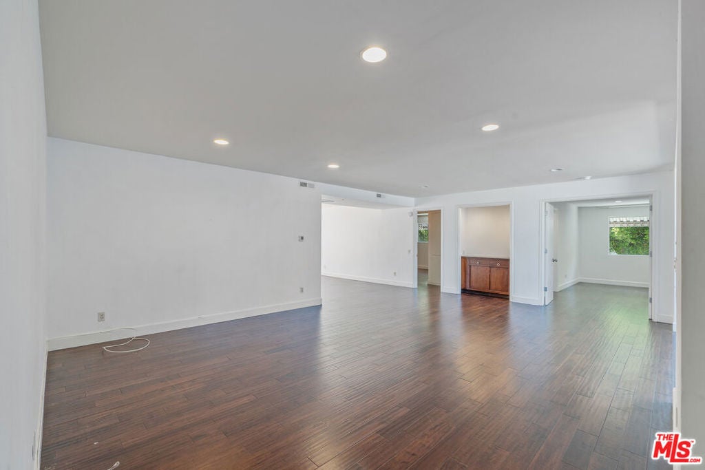 603 N Doheny Drive 2B