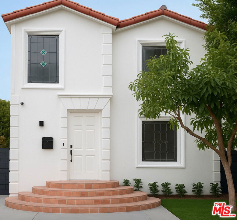 Properties 2 427 S Clark Drive