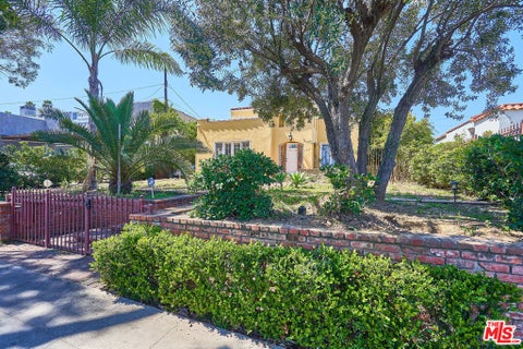 Photo of 1283 S WINDSOR BLVD, Los Angeles, CA 90019 (MLS # 26102721)