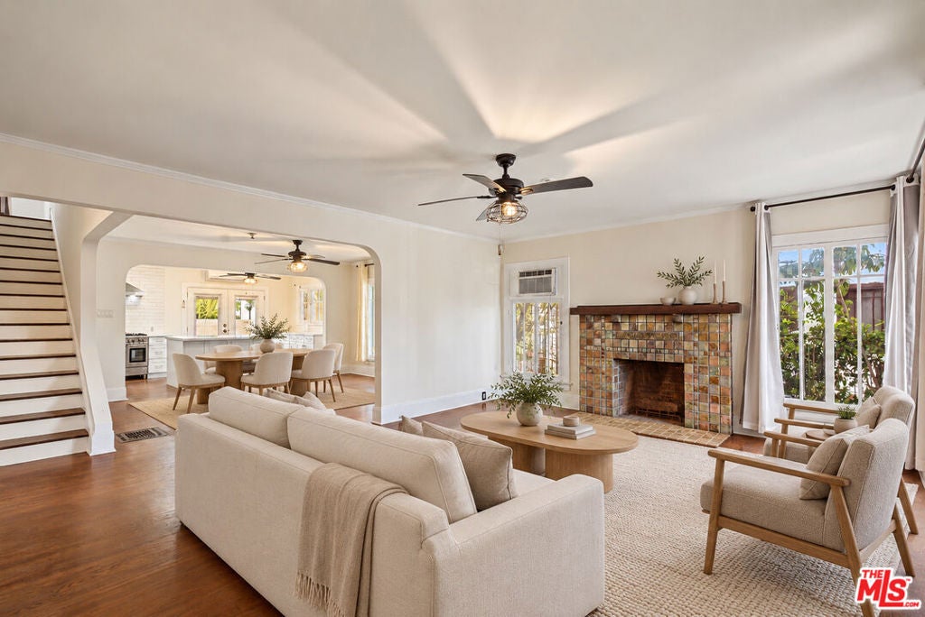 1283 S WINDSOR
