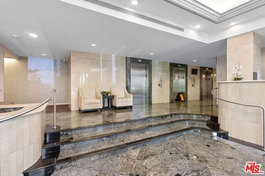 Los Angeles, California 90067, United States, 2 Bedrooms Bedrooms, ,2 BathroomsBathrooms,Residential,Active,113601