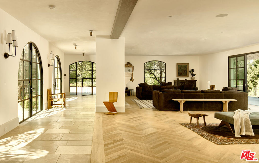 Properties 4 701 Nimes Road