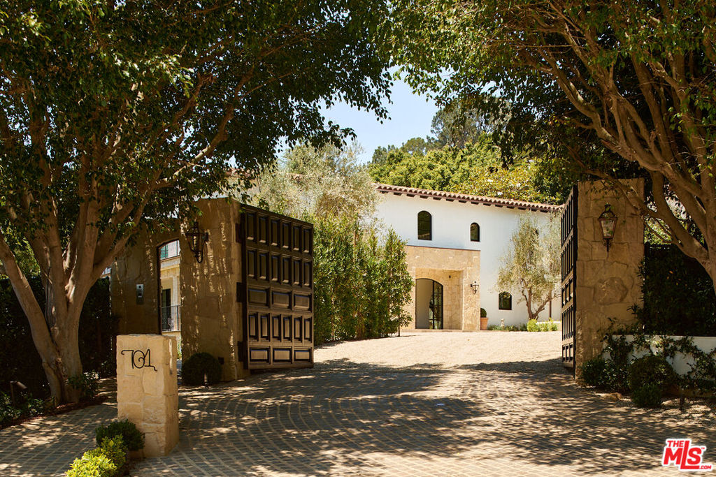 Properties 1 701 Nimes Road