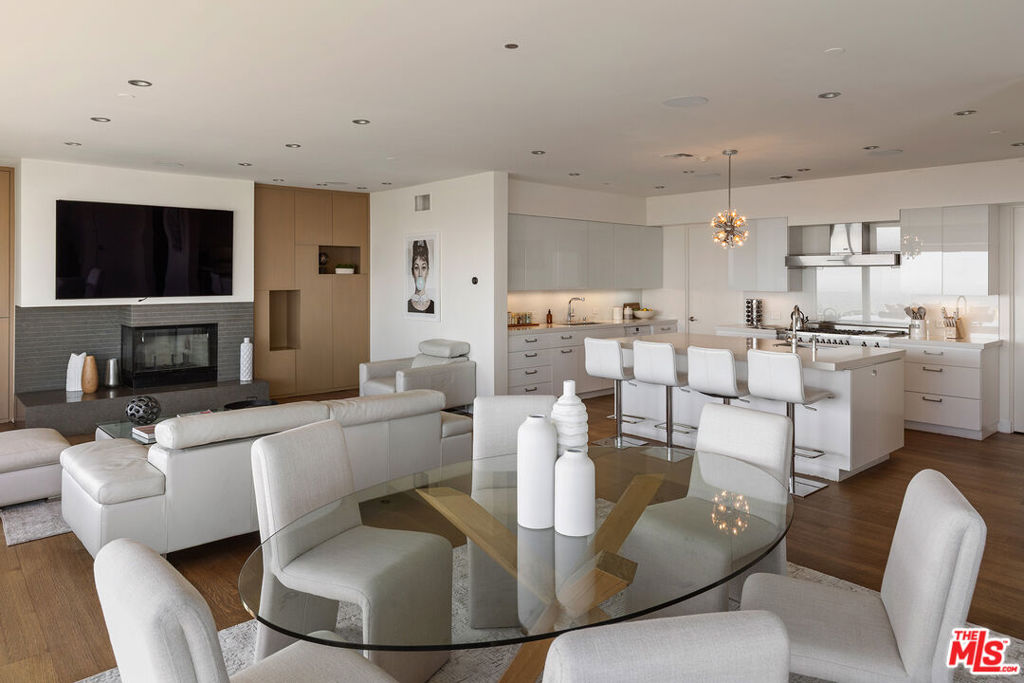 1815 N Crescent Heights Boulevard