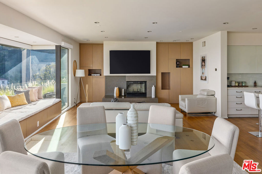 1815 N Crescent Heights Boulevard