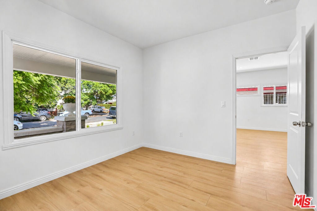 1040 W 45th Street