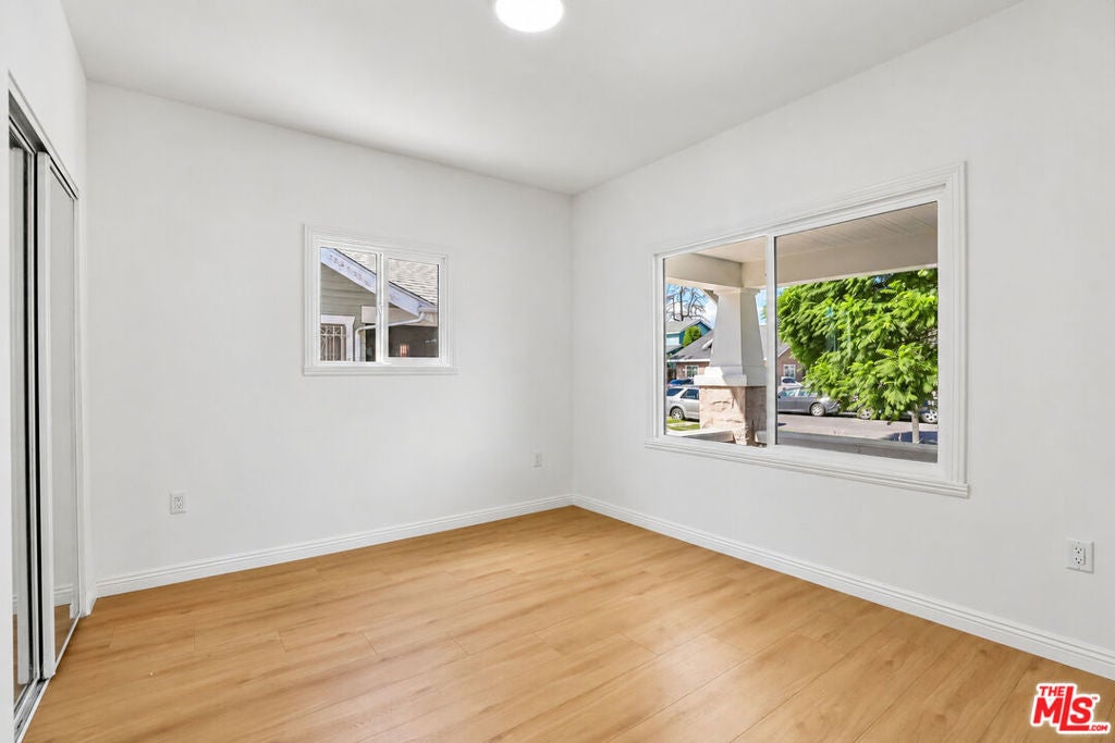 1040 W 45th Street