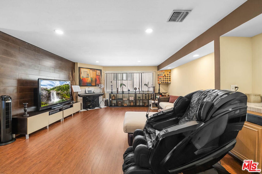 554 E San Jose Avenue 203