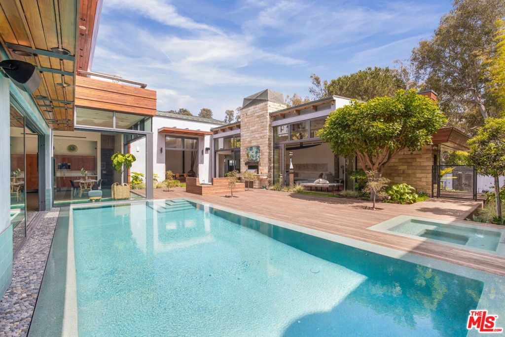 Properties 1 345 W Channel Road