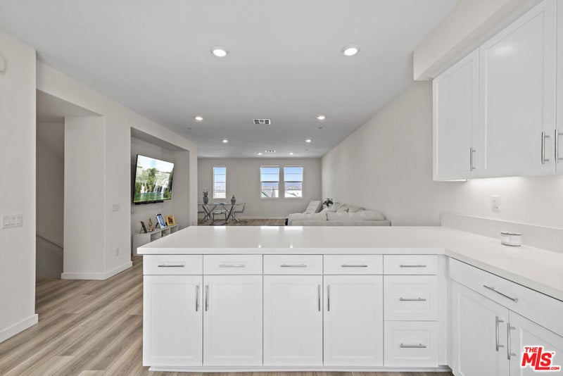 27109 Valley Oak Place