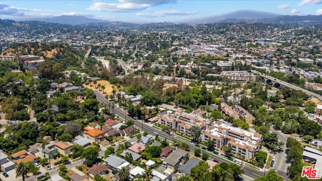 South Pasadena, California 91030, United States, 2 Bedrooms Bedrooms, ,2 BathroomsBathrooms,Residential,Active,139581