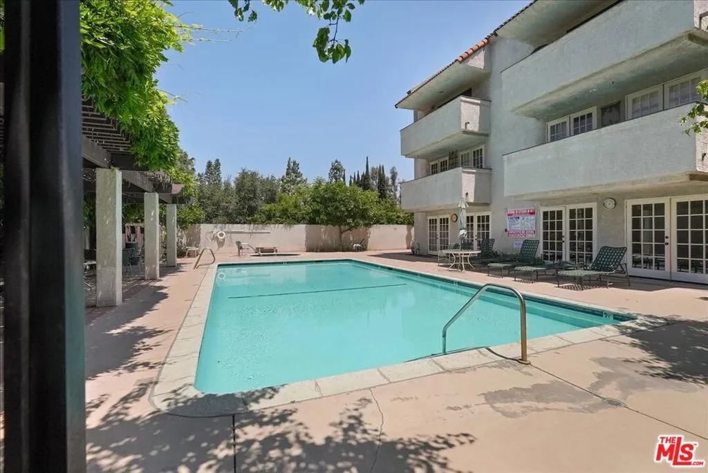 South Pasadena, California 91030, United States, 2 Bedrooms Bedrooms, ,2 BathroomsBathrooms,Residential,Active,139581