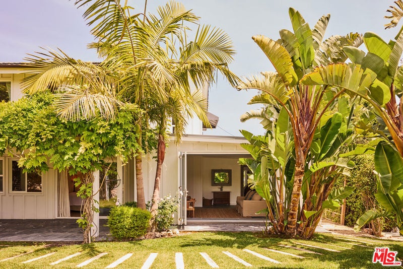 6363 Zumirez Drive