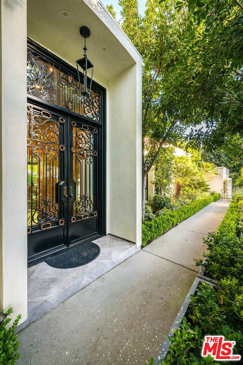 1114 Sutton Way