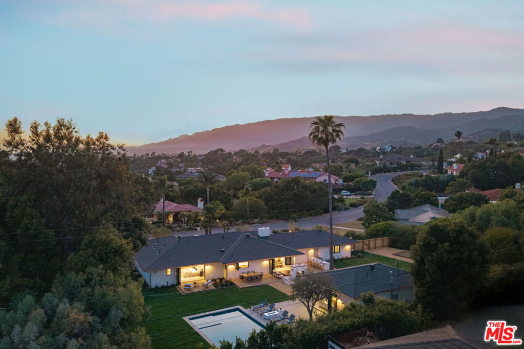 Properties 4 1062 Camino Del Retiro