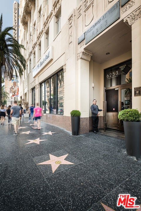 6253 Hollywood Boulevard 1202
