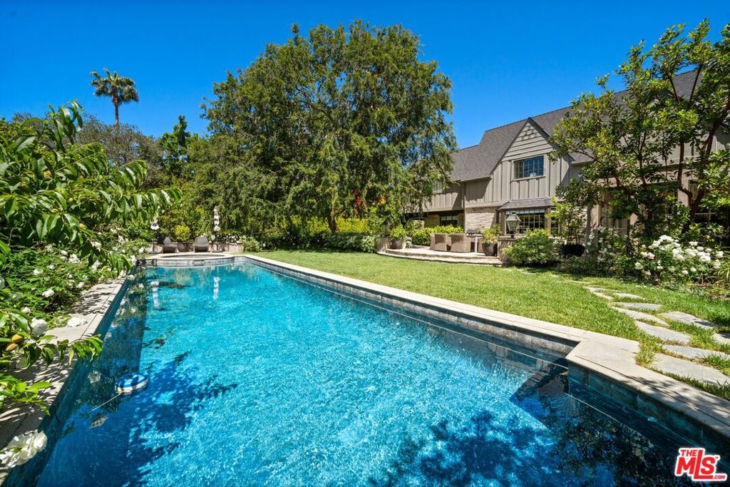 Properties 1 143 S Muirfield Road