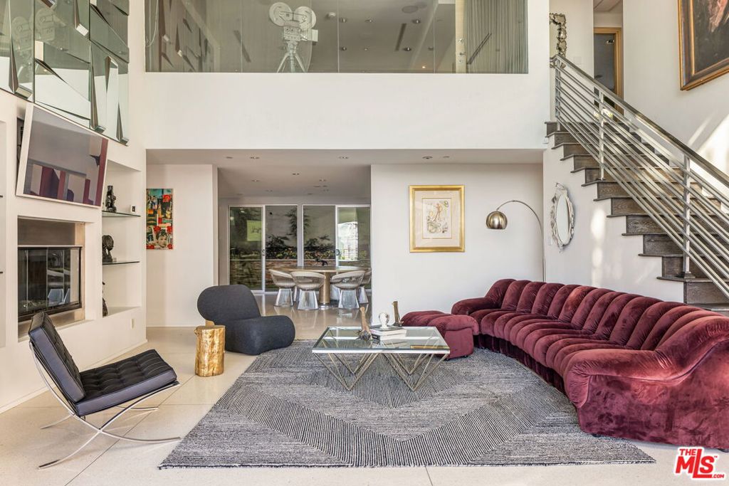 1545 Sunset Plaza Drive