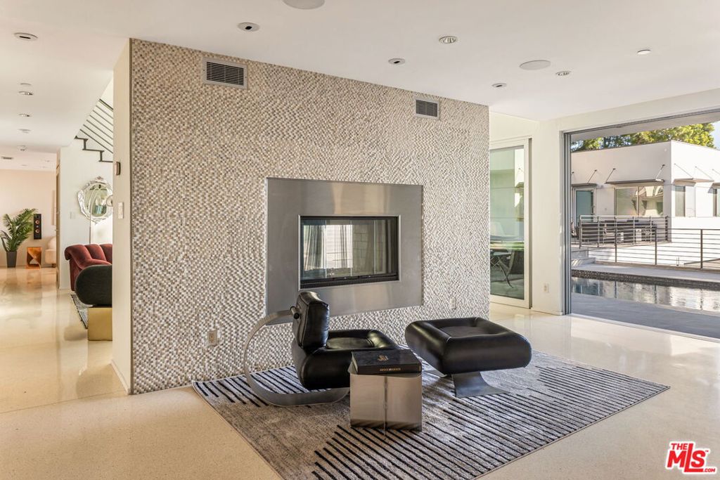 1545 Sunset Plaza Drive