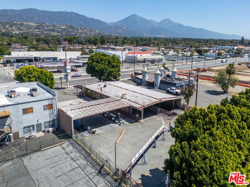 530 E Foothill Boulevard