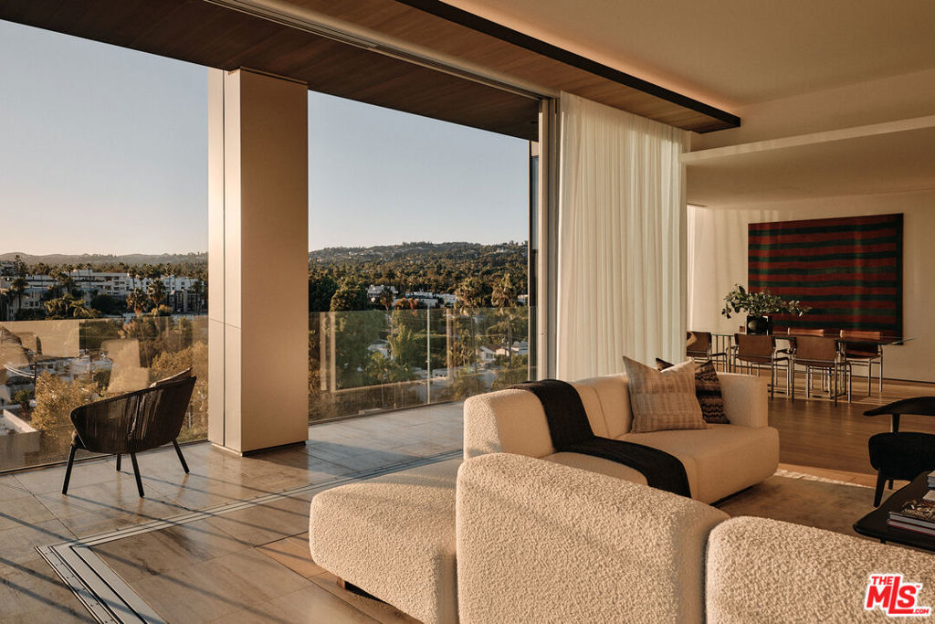 8899 Beverly Boulevard 8C