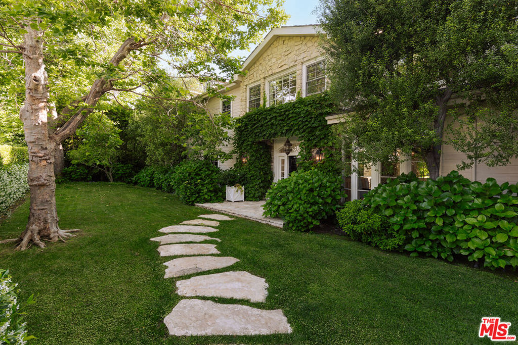 Properties 1 3825 Longridge Avenue