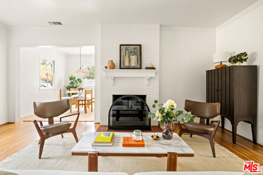 734 E Mendocino Street