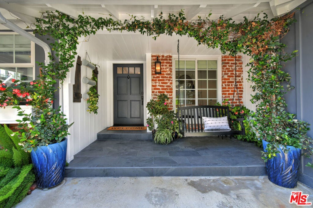 13006 Magnolia Boulevard