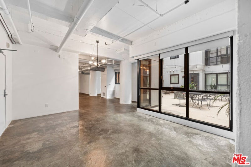 330 W 11th Street C03