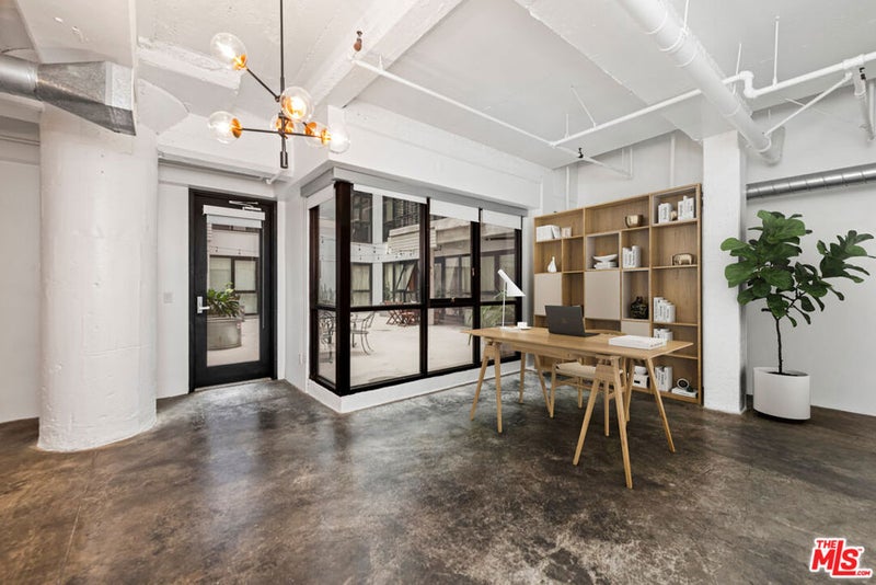 330 W 11th Street C03