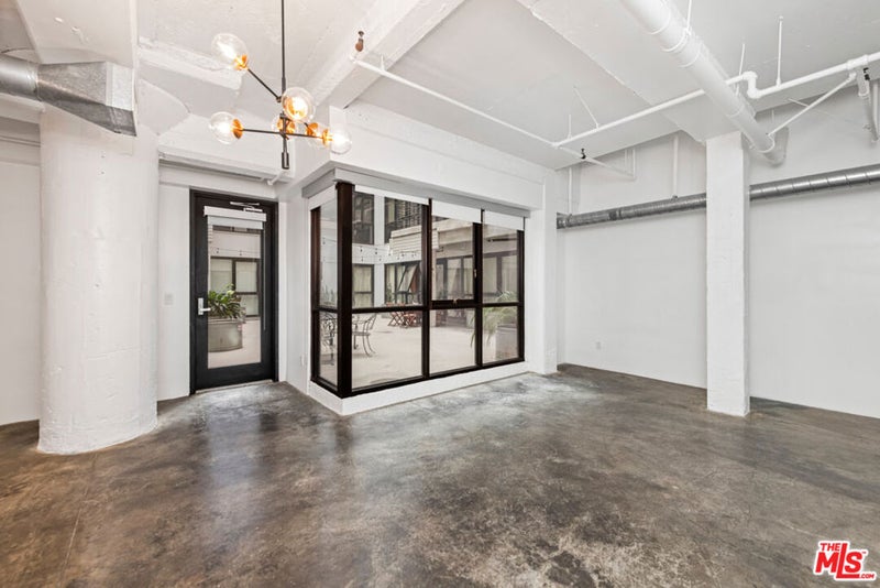 330 W 11th Street C03