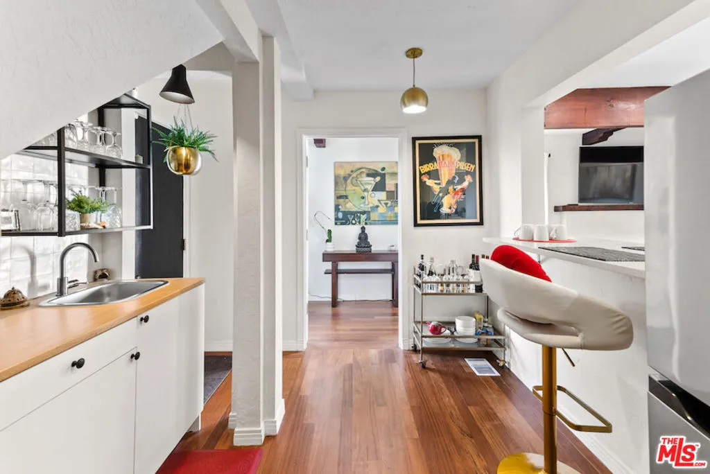 Los Angeles, California 90069, United States, 3 Bedrooms Bedrooms, ,3 BathroomsBathrooms,Residential,Active,151210