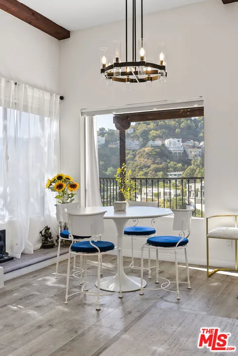 Los Angeles, California 90069, United States, 3 Bedrooms Bedrooms, ,3 BathroomsBathrooms,Residential,Active,151210