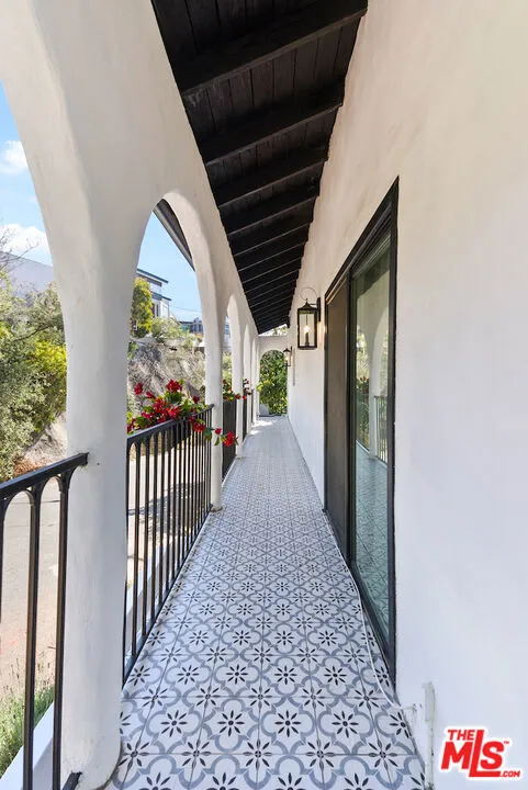 Los Angeles, California 90069, United States, 3 Bedrooms Bedrooms, ,3 BathroomsBathrooms,Residential,Active,151210