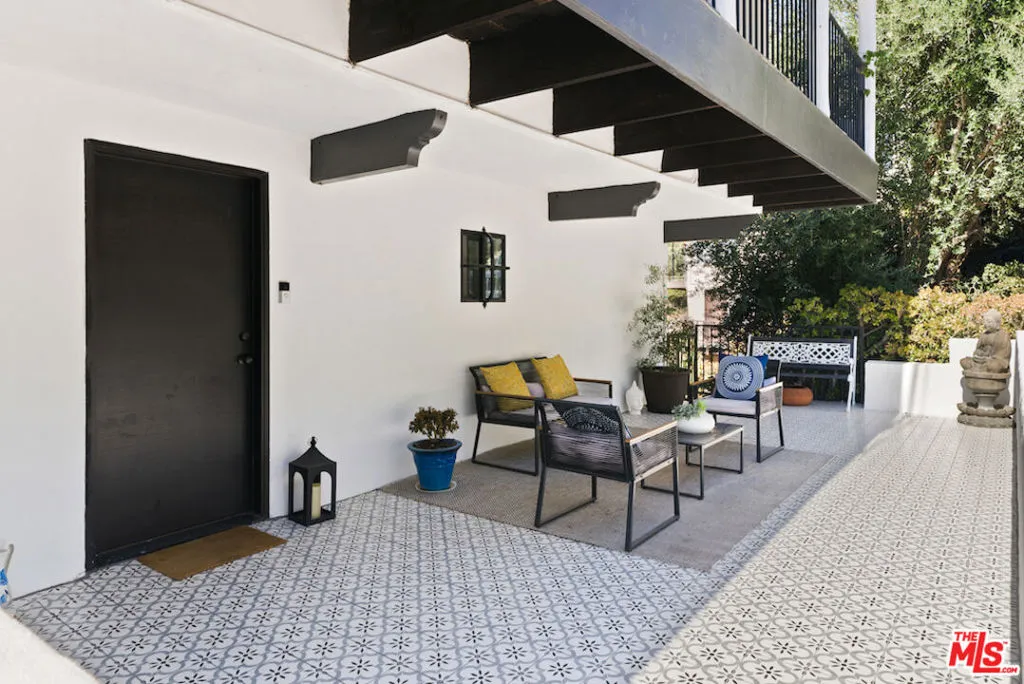 Los Angeles, California 90069, United States, 3 Bedrooms Bedrooms, ,3 BathroomsBathrooms,Residential,Active,151210