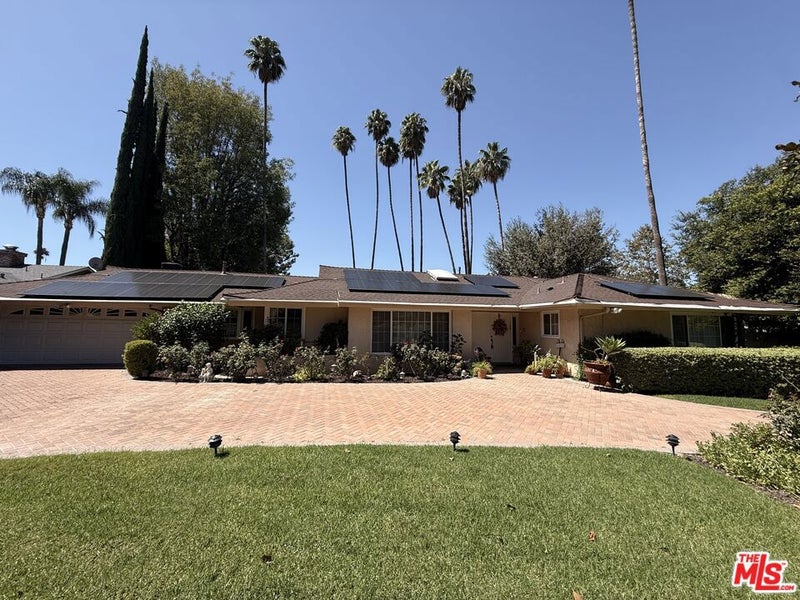 5429 Corbin Avenue