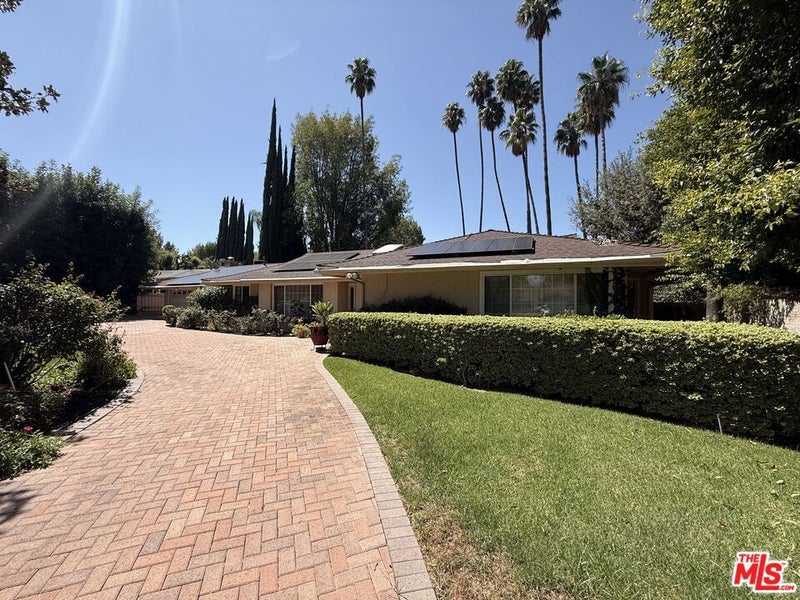 5429 Corbin Avenue