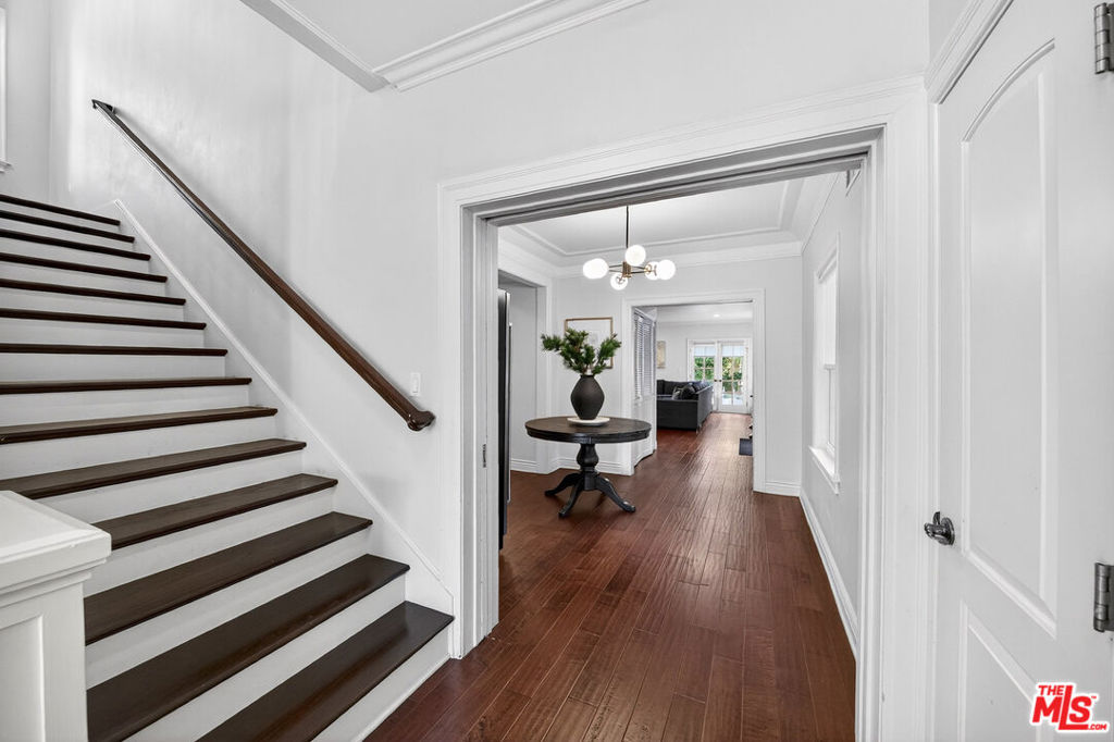 416 S Van Ness Avenue