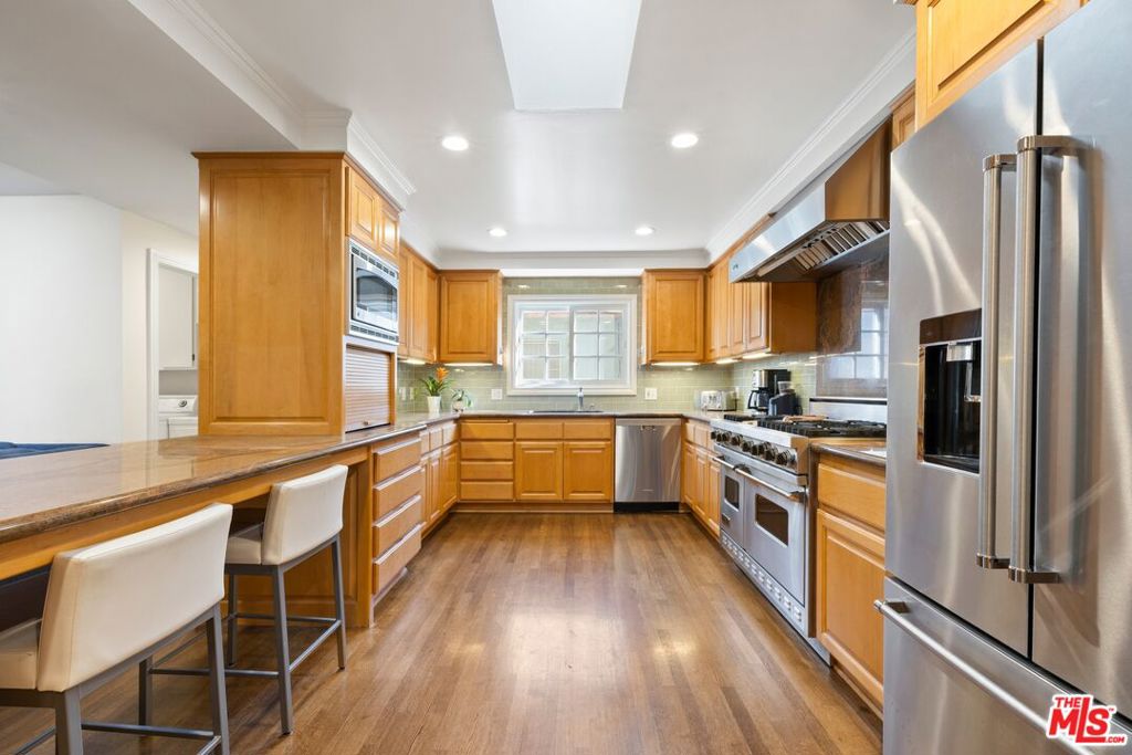 2724 Westwood Boulevard