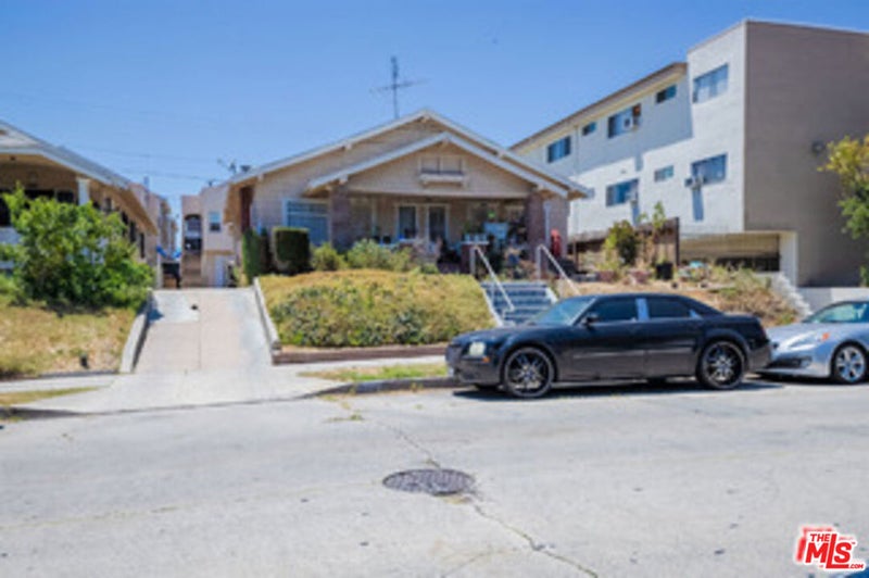 417 N Serrano Avenue 3