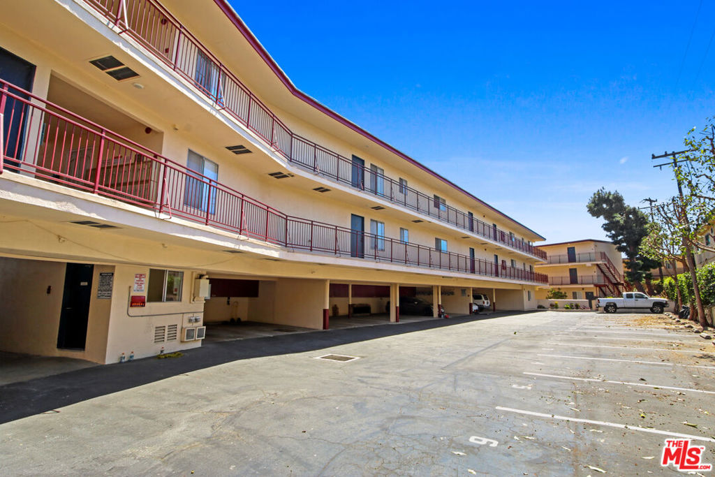 3320 Redondo Beach Boulevard