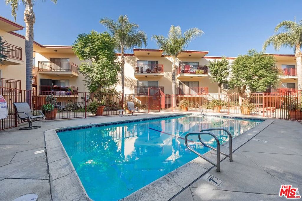 3320 Redondo Beach Boulevard