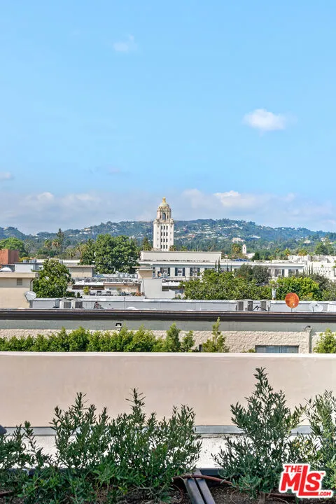 Beverly Hills, California 90210, United States, 2 Bedrooms Bedrooms, ,3 BathroomsBathrooms,Residential,Active,204217