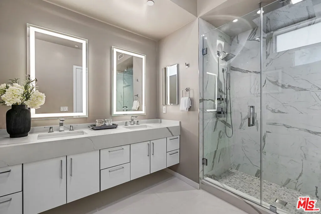 Beverly Hills, California 90210, United States, 2 Bedrooms Bedrooms, ,3 BathroomsBathrooms,Residential,Active,204217