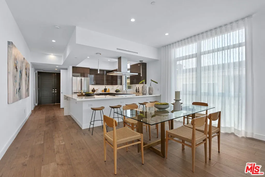 Beverly Hills, California 90210, United States, 2 Bedrooms Bedrooms, ,3 BathroomsBathrooms,Residential,Active,204217