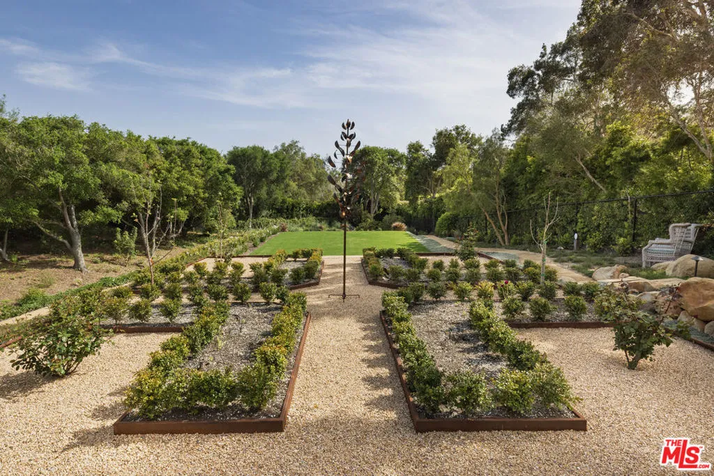 Santa Barbara, California 93108, United States, 5 Bedrooms Bedrooms, ,7 BathroomsBathrooms,Residential,Active,158723