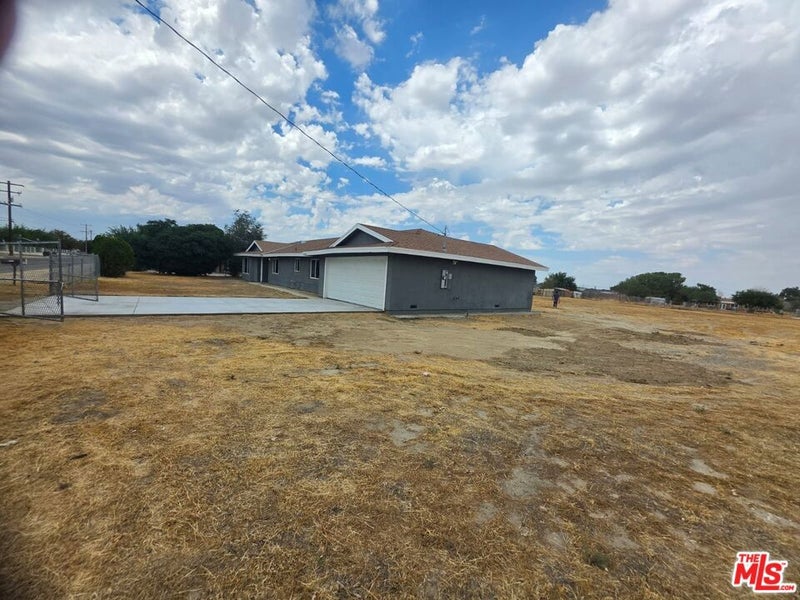10107 E Avenue R14