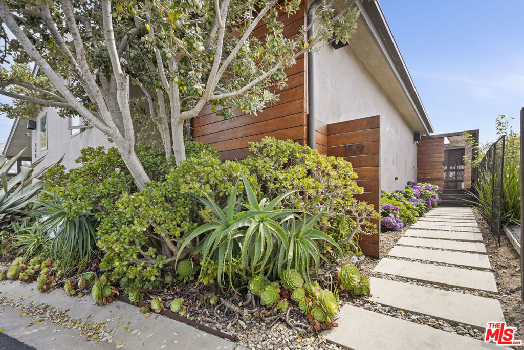 29500 Heathercliff 159