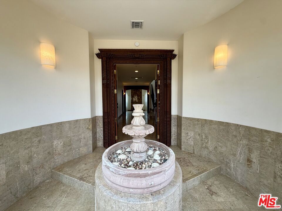 10827 Pacific View Drive
