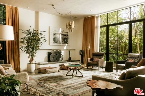 657 Milwood Avenue Venice CA 90291